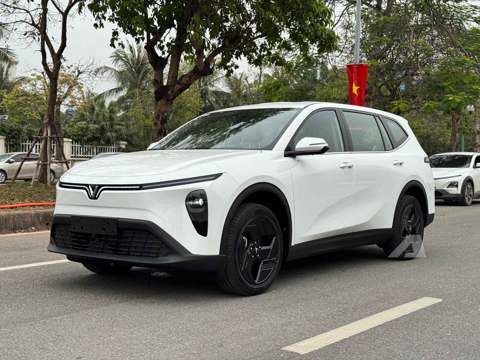 VF MPV 7 - Ảnh 2